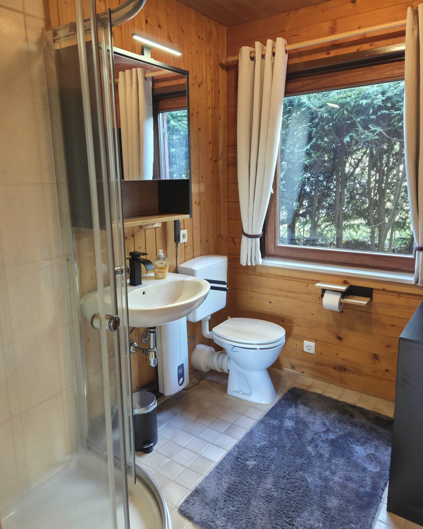Tageslichtbad mit Dusche
